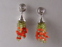 Hänger in Sterlingsilber mit Peridot und Koralle