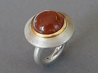 Ring in Sterlingsilber und Feingold mit Mondstein